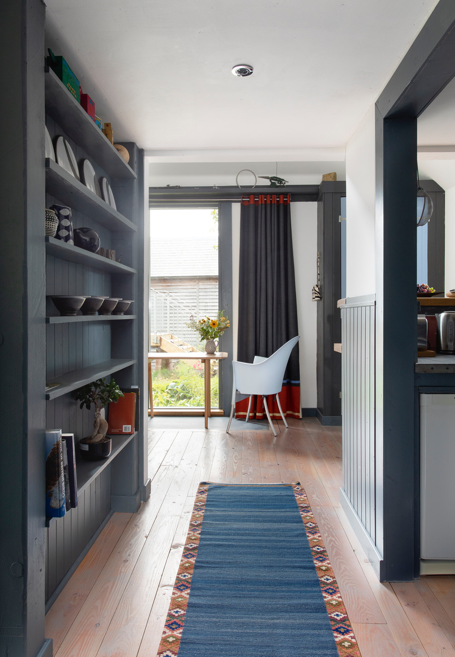 4 - Hall looking south